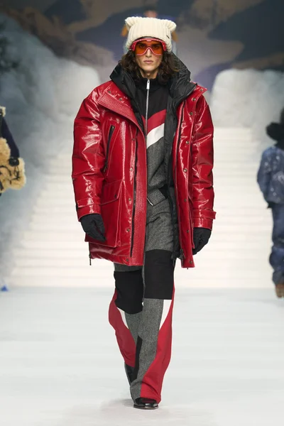 Look 32